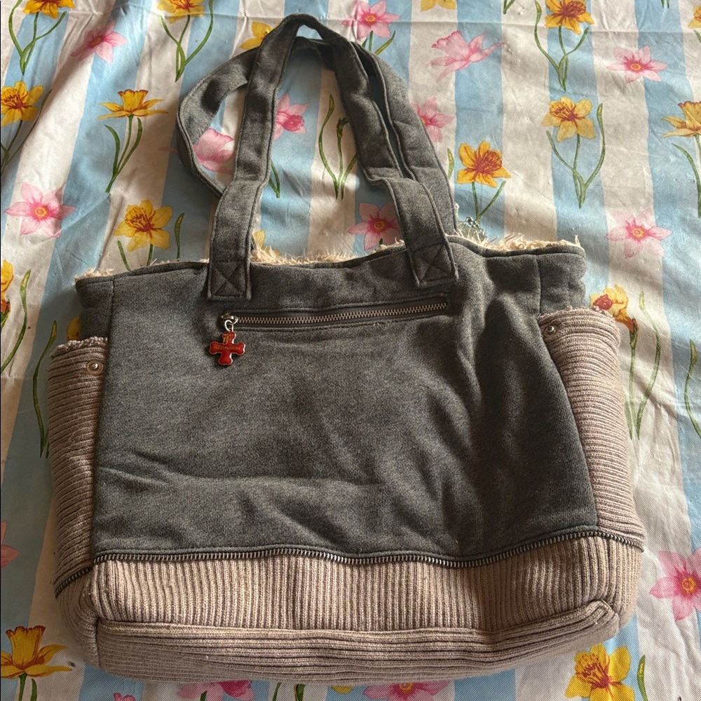 Fuzzy nation, Chihuahua tote - Picture 4 of 13